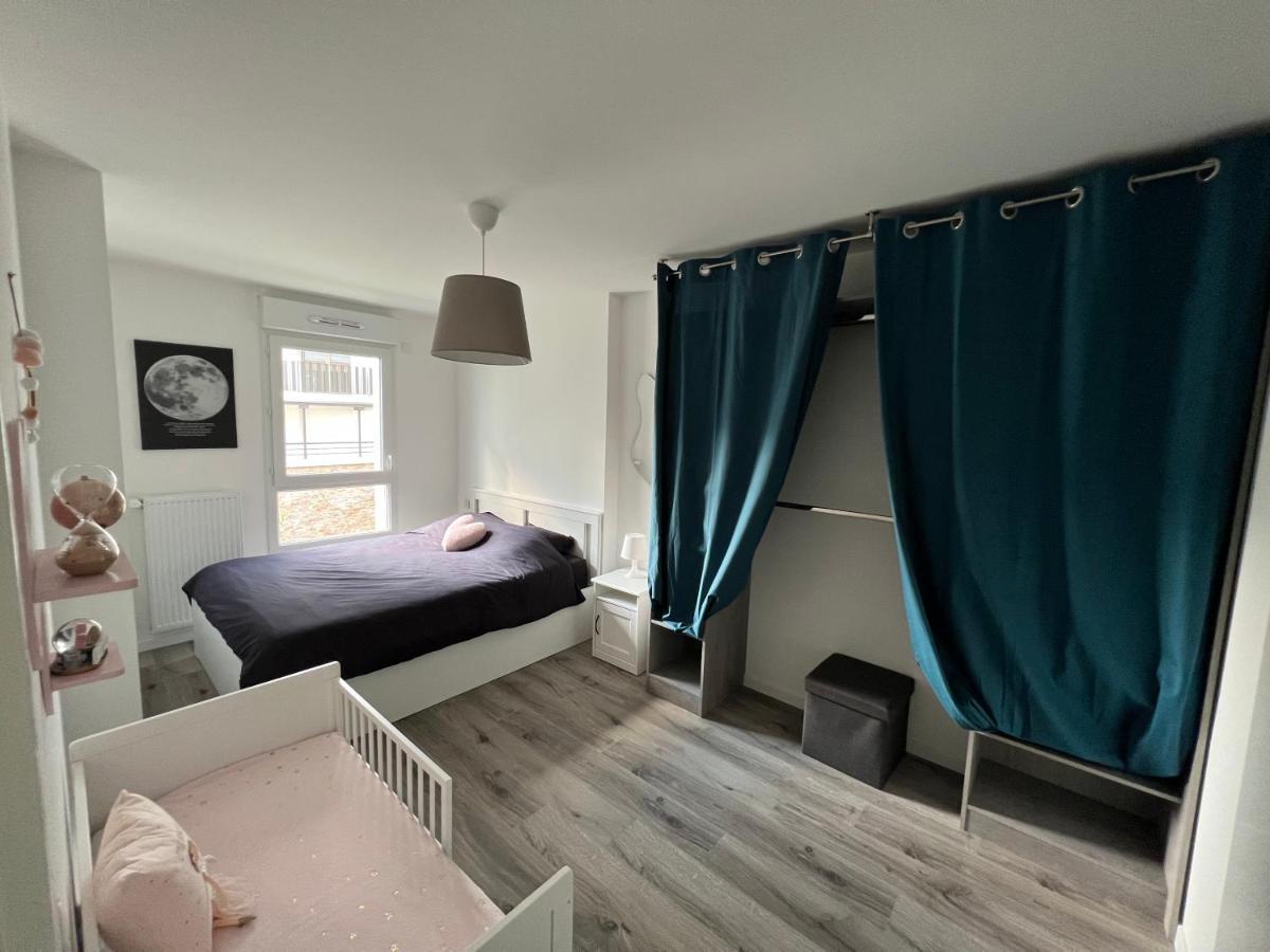 Appartement Avec Son Jardin D'Hiver Poissy Exterior foto